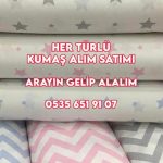 BEBEK KUMAŞLARI ALANLAR Bebek kumaşı kime satılır, bebek kumaşları kim alıyor, çocuk kumaşları alım satım yapanlar, çocuk desenli kumaş alanlar, desenli kumaş alanlar,bebek kumaşı satın alanlar, çocuk kumaşları satın alanlar TÜM KUMAŞ ÇEŞİTLERİNİ SATIN ALIYORUM… Kumaş alanlar modern pazardaki çocuk eşyaları çok geniş bir ürün yelpazesinde sunulmaktadır. Tarzda farklı, mevsimsellik, kumaş türünde de farklılık gösterir. Ve hepsi uygun değil, alerjiye ve rahatsızlığa neden olabilirler. Bu durum, bir çocuk için bir şeyler seçerken ebeveynlerin görevini önemli ölçüde karmaşıklaştırmaktadır. Gezinmeyi kolaylaştırmak için, her şeyden önce, çocuk giyimi için hangi malzemelerin en uygun olduğunu ve onları neyin özel kıldığını bulmaya değer. SEÇİM KRİTERLERİ Bir çocuk için bir şeyler alırken, dikildikleri kumaşa dikkat ettiğinizden emin olun. Malzeme, kalitesini belirleyen bir dizi parametreyi karşılamalıdır: hijyen. Kumaş tahrişe, kızarıklığa veya alerjiye neden olmamalıdır; kuvvet. Bu özellik yapının yoğunluğundan etkilenir – ne kadar yüksekse o kadar iyidir; konfor. Malzeme dokunuşa hoş olmalı, statik elektrik biriktirmemelidir; higroskopiklik. Nemi iyi emen bir kumaştan kıyafet seçmek daha iyidir, bu özelliğinden dolayı teri vücuttan etkili bir şekilde uzaklaştırır; nefes alabilirlik Bu özellik malzemenin nefes almasına izin vererek pişik riskini azaltır; Kumaş parçası satın alanlar. Çevre dostu. Özellikle yazlık kıyafetler ve iç çamaşırları için doğal kökenli malzemelerden bir şeyler seçilmesi arzu edilir. Ayrıca çocuk giyiminde kullanılan kaliteli kumaşlar rengi iyi tutmalı ve aşınmaya karşı dayanıklı olmalıdır. MALZEME ÇEŞİTLERİ Selanik kumaş alanlar. Tüm kumaşlar yapay ve doğal olarak ayrılmıştır. Çocuk kıyafetlerini dikmek için doğal liflere (özellikle pamuk) dayalı tekstiller elbette en uygunudur. Önemli hijyen, çevre ve güvenlik kriterlerini karşılar. Çocukların cildine temas eden şeylerde (bebek bezi, iç çamaşırı, atlet) sentetik kumaşlar tercih edilmemelidir, alerjiye ve pişiklere neden olabilir. İnterlok alan. Bununla birlikte, bir nüans dikkate alınmalıdır – doğal tekstiller hızla yıpranır ve orijinal görünümlerini kaybeder. Bileşime genellikle dayanıklılığa katkıda bulunan sentetik iplikler (polyester, naylon, poliamid, elastan) eklenir. Ancak çocuk kıyafetlerinin dikilmesinde suni kumaşlar da kullanılmaktadır. Pratiklik, aşınma direncine sahip oldukları için sıcak ve dış giyim üretimi için vazgeçilmezdirler. ANA MALZEME TÜRLERİ top kumaş alınır toptan kumaş alınır süprem kumaş alınır saten kumaş alınır denim kumaş alınır viskon alınır saten alınır jarse alınır penye alınır interlok alınır ribana alınır Hangisini seçeceğinizi bulmak için, güvenlik standartlarını en iyi şekilde karşılayan ve çocuk kıyafetlerini dikmek için uygun olan popüler kumaşları göz önünde bulundurun: Şifon. flanel. Triko. polar. Velsoft. Polyester. Polar parçası alanlar. Liste hem doğal hem de sentetik kökenli malzemeleri içerir. Neden listeye dahil edildikleri ve hangi özelliklere sahip oldukları – daha ayrıntılı olarak ele alacağız. Şifon Kumaş özellikleri Bu, düz dokuma ipliklere sahip pamuk esaslı bir malzemedir. Üretim kolaylığı nedeniyle, kullanılabilirlik ve düşük maliyet ile karakterizedir. Malzemenin kendisi yumuşak, dokunuşa hoş, küçük bir yoğunluğa sahip hafif. Şifon 2 türe ayrılır: baskılı ve tek renkli. İlk durumda, bitmiş tuvale bir çizim uygulanır. Piyasada şifon çok çeşitli tiplerde sunulmaktadır, çocuk bezi dikmek, yeni doğanlar için şeyler yapmak için yaygın olarak kullanılmaktadır. Kumaşın karakteristik özellikleri şunları içerir: Çevre dostu; hipoalerjenite; higroskopiklik; nefes alabilirlik İşleme için uygundur, kullanımı kolaydır. Çok sık, saten ev tekstili üretimi için kullanılır, özellikle çocuk odalarında perde dikmek, yataklar için kanopiler vb. Kumaşın dezavantajları, yıkamadan sonra büzülmeye yatkınlığının yanı sıra karşılaştırmalı kırılganlığı içerir. Hizmet ömrünü uzatmak için sıcaklığı 50 ° C’yi geçmeyen suda patiskadan şeyler yıkamaya değer. FLANEL ÖZELLİKLERİ Ham kumaş satın alanlar. Yapıda, bu malzeme, yoğun bir dokuma ile dokunuşa hoş, yumuşak ve rahat bir kumaştır. Flanel, bileşimde 3 tipte farklılık gösterir: pamuklu, yünlü, yarı yünlü. Kumaş özellikleri şunları içerir: sıcaklık; higroskopiklik; Çevre dostu; hipoalerjenite. Bununla birlikte, yıkamadan sonra, ipliklerin kabarıklığı ile açıklanan yüzeyde topaklar oluşabilir, bu nedenle hizmet ömrünü uzatmak için üreticinin bu kumaştan yapılan şeylerin bakımına ilişkin önerilerini dikkatlice incelemelisiniz. HAVLU ÖZELLİKLERİ Bu, çocuklar için takım elbise, pijama, havlu, battaniye dikerken talep edilen yumuşak, yumuşacık bir malzemedir. Tuval üzerinde uzun iplik ilmeklerinin oluşması nedeniyle özel bir yapı oluşur. Kumaş kim alır?  bir veya iki taraflıdır. Özellikler şunları içermelidir: kuvvet; aşınma direnci; yüksek ısı transferi; higroskopiklik. Havlu kumaş alanlar. Bununla birlikte, dikkate alınması gereken bir nüans vardır – havlu kumaştan yapılan şeyler yavaş kurur ve dikkatli bakım gerektirir. 60°C’yi aşmayan bir sıcaklıkta yıkanmalıdırlar. Triko özellikleri ve çeşitleri Bu bezler, giyim endüstrisinde en çok talep edilenlerden biri olarak kabul edilir. Çocuk giyimi için en iyi kumaşlardan bahsetmişken, trikoları görmezden gelmek mümkün değil. Teknik olarak bu malzeme tuvallere ait olsa da, örme bir yapıya sahip olduğu için. Örme kumaşlar yumuşak ve elastiktir, onlardan gelen şeyler en küçükler için bile giyilmeye uygundur. Onlardan farklı türde giysiler dikiyorlar, bu çok yönlülük çok çeşitli malzemelerden kaynaklanıyor. Bu tür tuvaller şunları içerir: penye kumaş kim alır penye kumaş nereye satarım penye kumaş satın alan yerler toptan penye kumaş alanlar top penye kumaş alan parça pney kumaş alan penye parçası alan likralı penye alan soğutucu Bu, pamuk bazlı ince bir malzemedir. İyi gerilir, havayı geçer, ondan gelen şeyler uzun süre hizmet eder; interlock – belirgin bir “kauçuk” dokuya sahip, yüksek elastikiyete sahip, aşınmaya dayanıklı bir tuval; ribana. Bu, ön tarafında belirgin bir yara izi bulunan %100 pamuklu bir malzemedir. Ribana iyi gerilir, dokunuşu hoş, genellikle kazak ve balıkçı yaka dikmek için kullanılır; altbilgi – düz bir ön yüzeye ve yanlış tarafta yumuşacık bir yapıya sahip bir tuval. Daha çok “parlatılmış jarse” olarak bilinir; Kapitone eşkenar dörtgenler veya kareler şeklinde üç boyutlu bir dokuya sahip sıcak bir üç katmanlı kumaş. Tüm örme malzemeler, yapının mükemmel nefes alabilirliği ve yumuşaklığı ile karakterize edilen dokunuşa hoştur. Polar Özellikleri Polar parçası alan. Bu, yumuşacık bir yapıya sahip güzel ve narin bir kumaşın adıdır. Polar polyester veya viskozdan yapılır. Ondan sıcak giysiler dikilir, kışlık tulumları, ceketleri, pantolonları süslemek için kullanılır. Polar özellikleri arasında dikkat çekicidir: yüksek elastikiyet; kuvvet; aşınma direnci; higroskopiklik; nefes alabilirlik İlginç bir şekilde, yapağı ıslandığında bile ısı yalıtım özelliklerini kaybetmez. Velsoft’un Özellikleri Parça velsoft kumaş kim alır? Bu malzeme aynı zamanda mikrofiber olarak da bilinir. Yapısında ipeksi tüylü yumuşak, kabarık bir kumaştır. Velsoft’tan çocuk eşyaları rahatlık ile karakterizedir. Esnek ve yumuşaktırlar, giymesi kolaydır ve dokunuşu hoştur. KAMUFLAJ KUMAŞ ALINIR… Mikrofiberin sentetik kökenli bir kumaş olduğunu belirtmekte fayda var. Ancak güvenlidir ve çocuk kıyafetlerini dikmek için idealdir. Velsoft toz biriktirmez, hipoalerjeniktir ve tahrişe neden olmaz. Diğer karakteristik özellikler şunları içerir: kolaylaştırmak; yüksek ısı yalıtım performansı; nefes alabilirlik; dayanıklılık. Çocuklar için takım elbise, pijama, çorap, eldiven velsoft’tan dikilir. Battaniye, havlu ve battaniye üretiminde de kullanılmaktadır. Polyesterin Faydaları Kot kumaş kim alır? Bu aynı zamanda gaz ve petrol ürünlerinin işlenmesi sürecinde elde edilen sentetik bir kumaştır. Ayrıca diğer tuval türleri için temel görevi görür. Polyesterin karakteristik özellikleri arasında aşınma direncine önem verilmelidir. Dayanıklı ve pratiktir, yıkandığında deforme olmaz. Polyester kumaşların diğer özellikleri arasında şunu belirtmekte fayda var: Yoğun yapı. Bu nedenle, pratik olarak rüzgar tarafından üflenmezler ve ıslanmazlar; hafif; hijyen; kullanılabilirlik. penye kumaş satın alan top penye alanlar toptan penye alanlar penye parçası alanlar parça süprem alanlar parça interlok alanlar ribana alanlar kaşkorse alanlar likralı kaşkorse alanlar Gabardin kumaş kime satarım? Bununla birlikte, sentetik doğası göz önüne alındığında, bebekler bir şeyler satın alırken kumaş ve ürünün kalitesini garanti edebilecek güvenilir üreticilere tercih vermelidir. Bu uyarı, herhangi bir malzemeden çocukların eşyaları için geçerlidir.