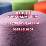 İPLİK ip kimler alıyor, ip nereye satarım, iplik alan yerler, iplik nereye satılır, parti ip satın alan yerler, zeytinburnu İplikçi, İplikçi Partici, Kumaş alanlar size çeşitli dikiş ipliklerine ve hangi dikiş projeleri için en uygun olduklarına dair kısa bir genel bakış sunmak istiyorum. KALİTE Parti iplik. Ben eski bir koruyucuyum ve örneğin büyükannemin eski pamuklu dikiş iplikleri de dahil olmak üzere, deney parçaları için elime geçen tüm artıkları dikiyorum. Dikiş kariyerimin başında indirimcilerden aldığım ucuz iplik setlerini sıklıkla kullanırdım. Bunlar test projeleri için de harikadır – ancak söz konusu olduğunda, her zaman kaliteye güvenmelisiniz! Ucuz iplikler daha hızlı kırılır ve genellikle yüksek kaliteli iplikler kadar dayanıklı değildir. Ek olarak, genellikle makinede yanlış gerginliğe neden olan ve düzensiz bir iplik modeline yol açabilen küçük düğümlere sahiptirler. HER DİKİŞ PROJESİ İÇİN DOĞRU İPLİK Dikiş iplikleri çok çeşitli malzemelerden veya ham maddelerden yapılır, ancak çoğu iplik çeşitli şekillerde polyesterden yapılır. Doğal lifler örneğin saf pamuk ve ipektir. Dikiş ipliği dikilecek kumaşla aynı malzemeden (yani saf pamuk için pamuk ipliği) yapılmalı ve kumaşın liflerinden daha kalın olmamalıdır. Aynı iplik (veya aynı malzemeden yapılmış) her zaman alt iplik makarasına üst iplik makarasında olduğu gibi sarılmalıdır. PAMUK İPLİĞİ Öncelikle saf pamuklu kumaşlardan (gerilmeyen kumaşlar) yapılan dikiş projeleri için, özellikle kapitone için kullanılır. Pamuk ipliği, polyester iplikten daha güzel görünür, ancak esneklik eksikliği nedeniyle çok daha hızlı yırtılır. Saf pamuk ipliği ve merserize pamuk ipliği vardır. Merserize sırasında, iplik şeritleri kostik soda ile işlenerek kaygan, pürüzsüz ve parlak hale getirilir. Bu da yırtılma direncini artırır. Elle dikmek için dikiş ipliği de pamuktan yapılmıştır ve çözülmesi kolaydır. Pamuk iplikleri boyanabilir, yani daha sonra tekstil boyaları ile işlendiğinde polyester ipliklerle aynı rengi alırlar. POLYESTER iplik Polyester iplik, pamuk ipliğinden biraz daha elastiktir ve bu nedenle yırtılmaya karşı çok daha dayanıklıdır. Her türlü giyim ve ev tekstili için uygundur, bu nedenle esnek kumaşlar için de idealdir. Hafifçe parıldadığı için genellikle makine nakışlarında kullanılır. Polyesterin bakımı çok kolaydır ve genellikle pamuk gibi doğal liflerle karıştırılır. Hemen hemen tüm “dikiş” iplikleri polyesterden yapılmıştır ve – adından da anlaşılacağı gibi – tüm kumaşlar için kullanılabilir. Şeffaf (“görünmez”) iplikler bile polyesterden yapılmıştır. POLYAMİD İPLİK / NAYLON Polyester ile birlikte poliamid en önemli sentetik malzemelerden biridir. Mikrofiberler su buharının kaçmasına izin verir, ancak içeriye su girmez. Bu nedenle poliamid iplikler özellikle spor giyim ve hava koşullarına dayanıklı giysiler için uygundur. Viskon iplik / rayon Viskon iplik satın alanlar aynı zamanda kayın ve çam ağacından yapılan kimyasal bir elyaftır. Pamuğa çok benziyor, ancak daha hafif ve daha yumuşak. Viskon satın alanlar ipek gibi parıldadığından, genellikle makine nakışlarında kullanılır.